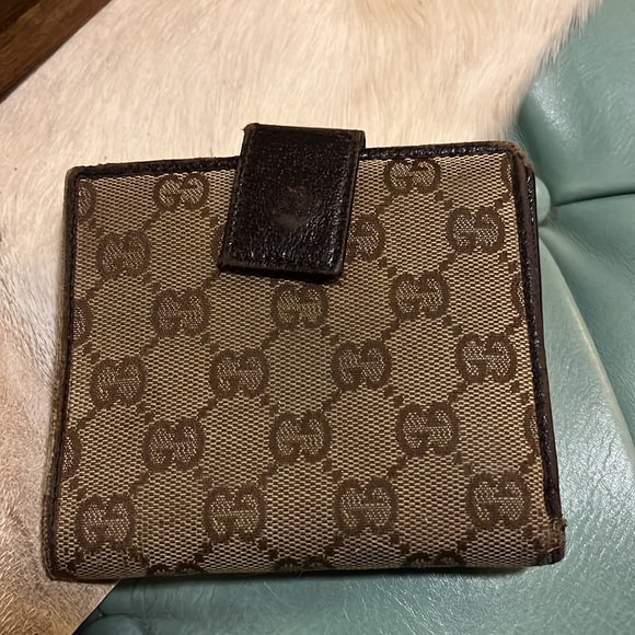 SOLD. Vintage Gucci Monogram Wallet - Picture 2 of 7